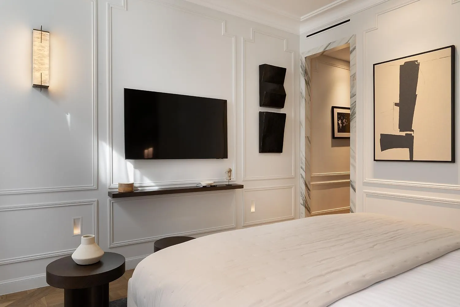Thelander - Serviced In Champs Elysees