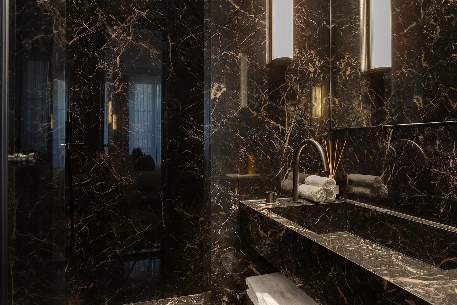 Thelander - Serviced In Champs Elysees Apartment *